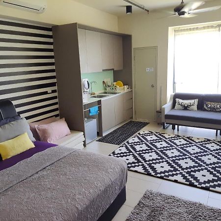 Mufasa Suites At Tamarind Suites With Wifi Netflix Coway Level 8 사이버자야 외부 사진